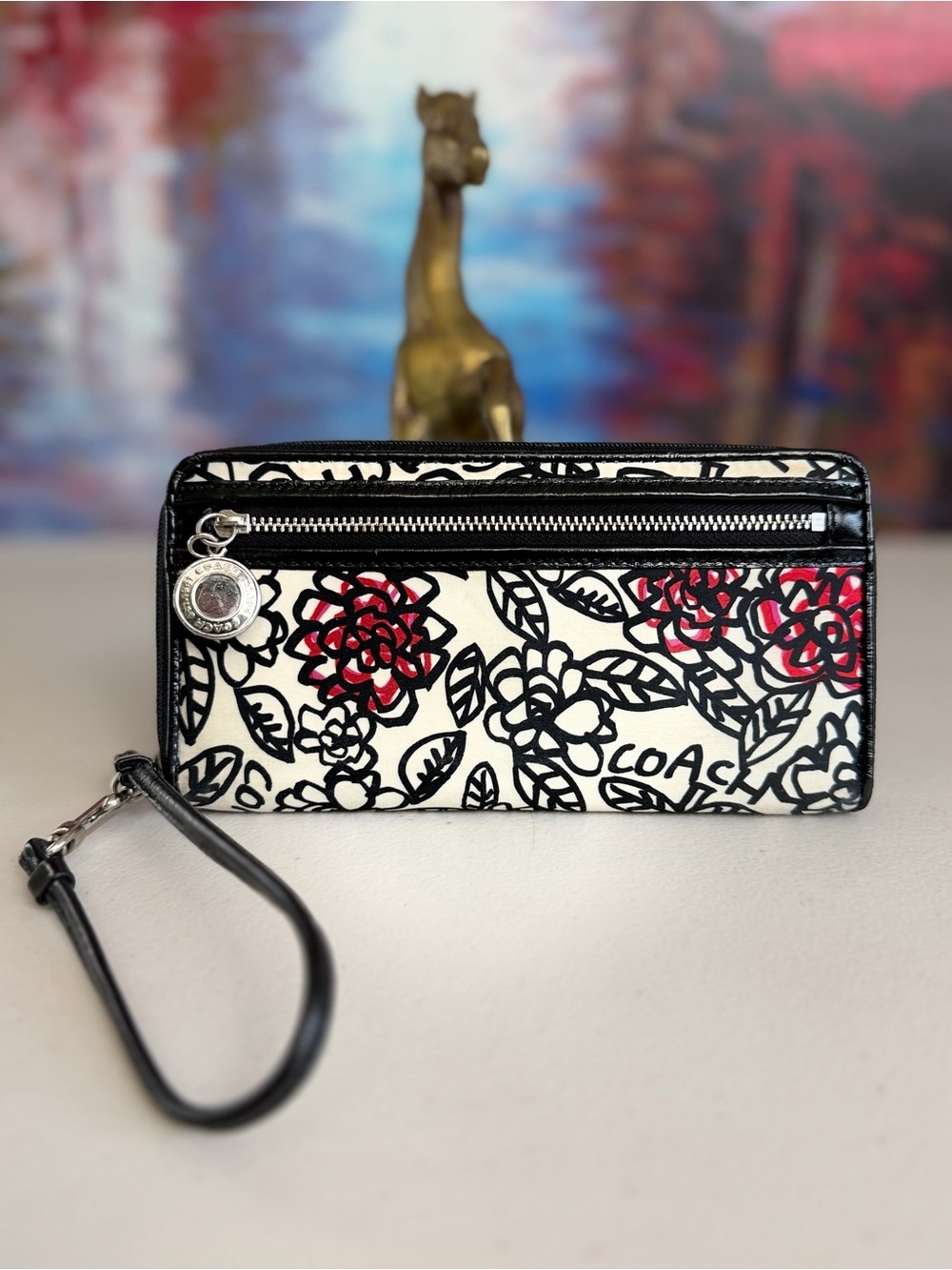 Vintage Coach Poppy Daisy Floral Graffiti Zip Around Wristlet Wallet